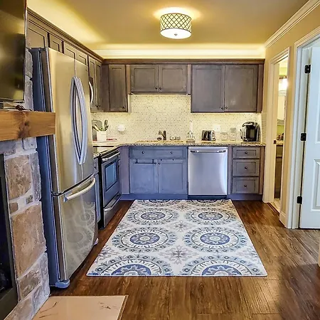 Little River Loft & Riverfront Gem Townsend Room photo