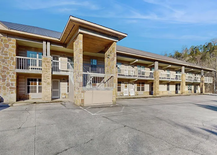 Little River Loft & Riverfront Gem