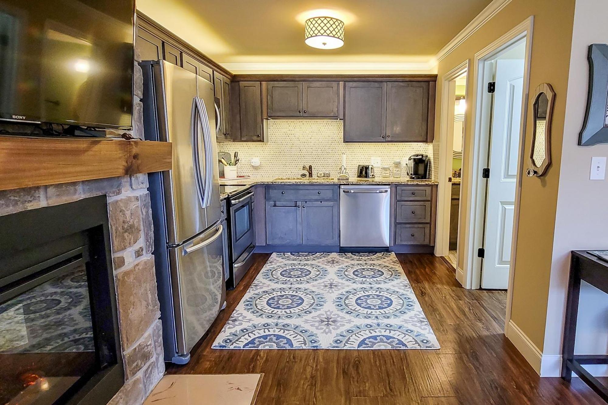 Apartment Little River Loft & Riverfront Gem