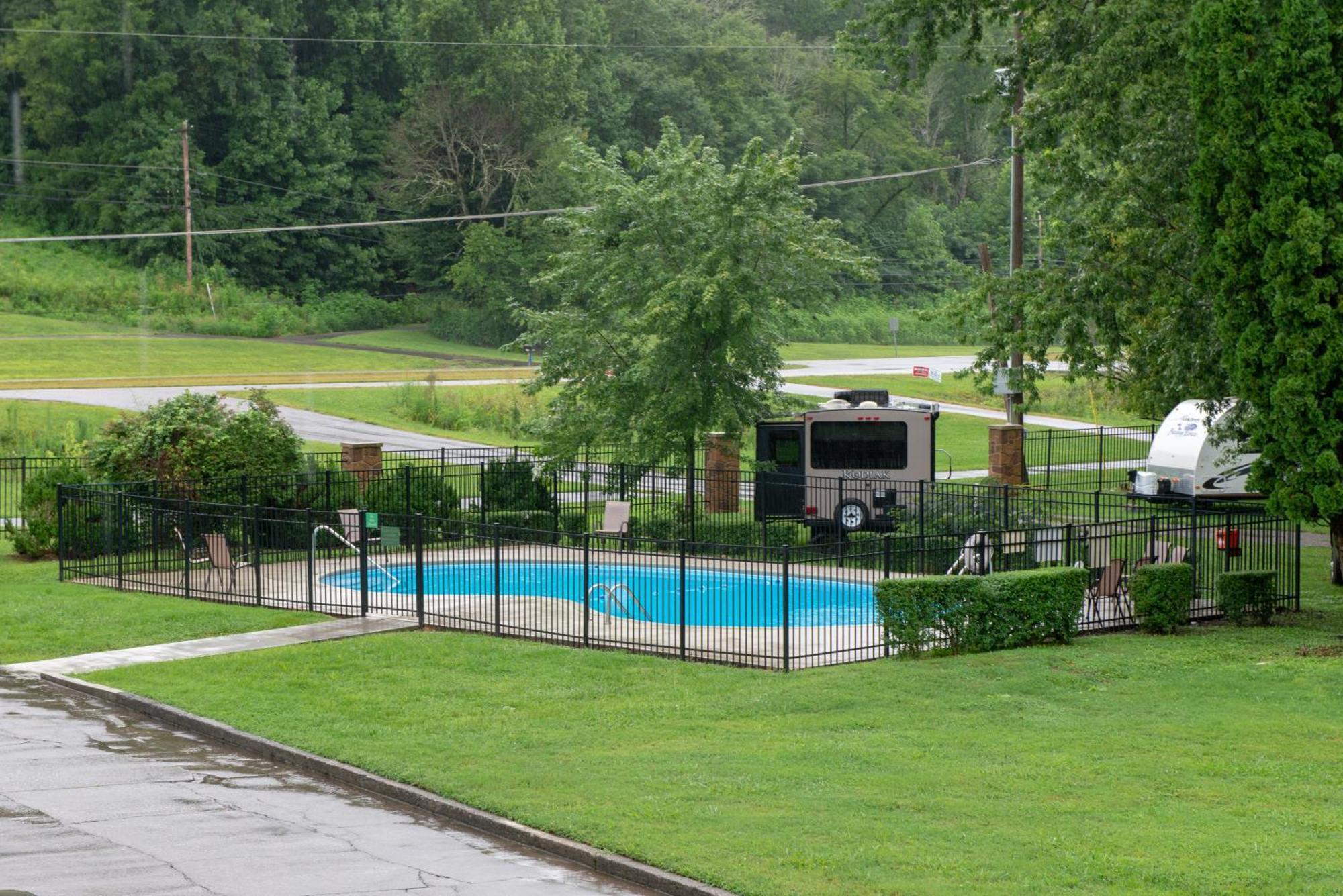 Little River Loft & Riverfront Gem * Townsend