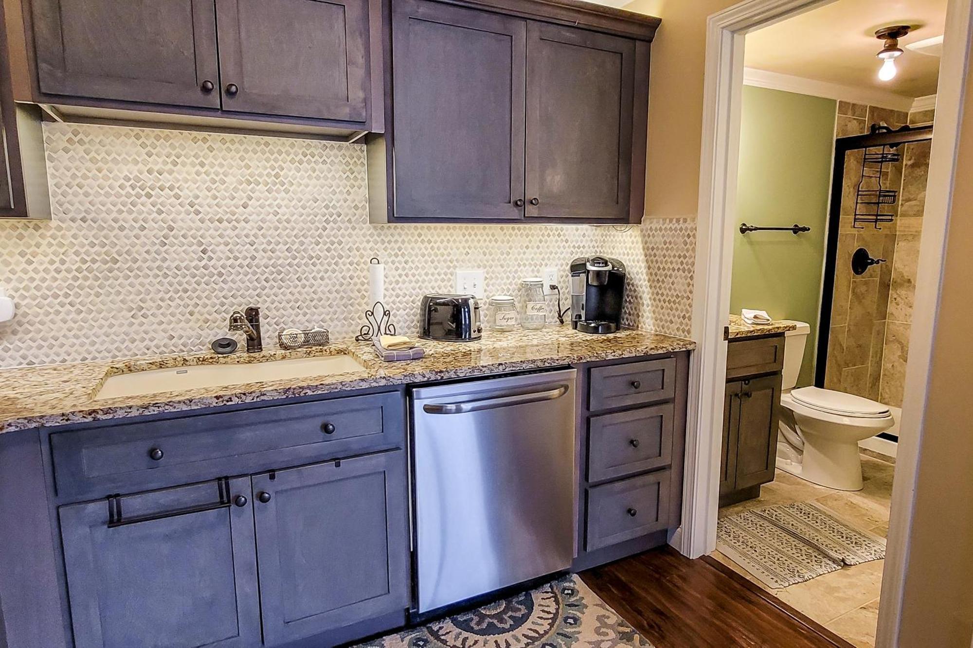 Little River Loft & Riverfront Gem * Townsend