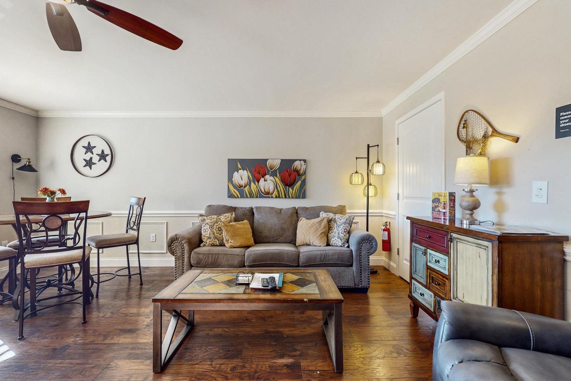 Little River Loft & Riverfront Gem Apartment