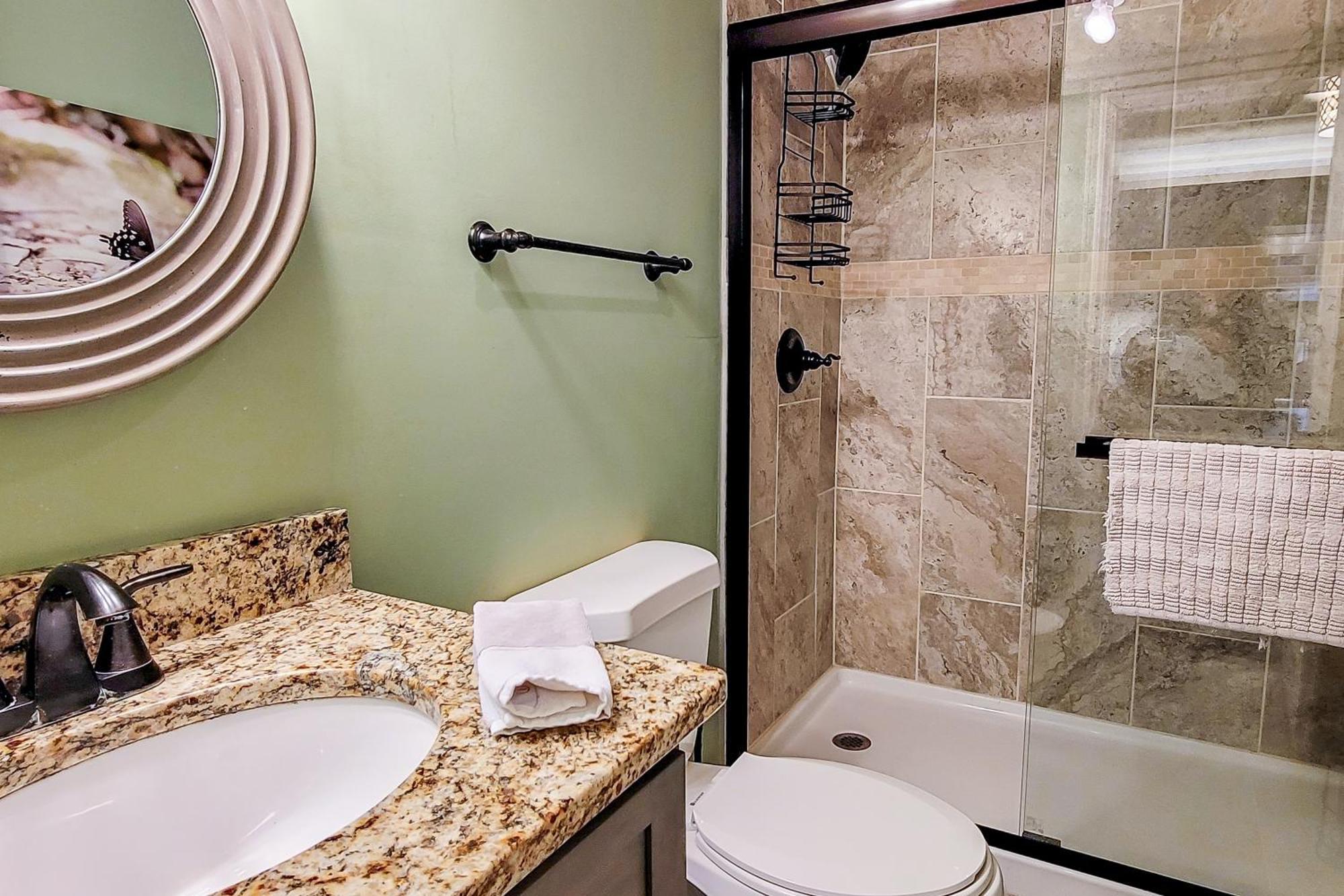 Little River Loft & Riverfront Gem Apartamento